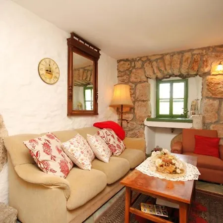 Family Friendly House With A Parking Space Sveta Jelena, Opatija - 7729 Hébergement de vacances