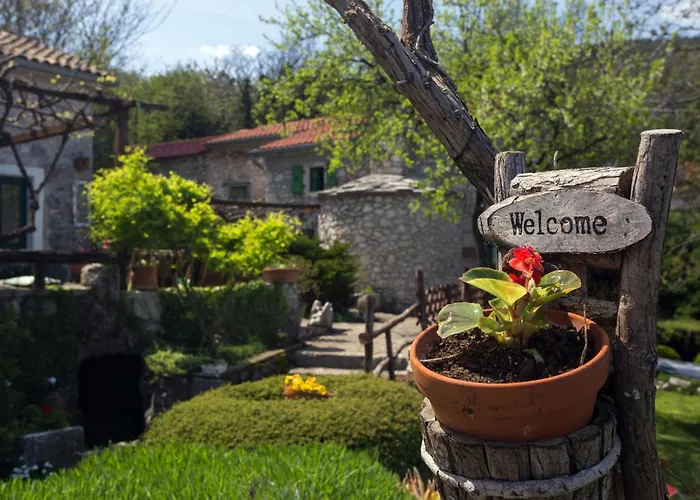 Family Friendly House With A Parking Space Sveta Jelena, Opatija - 7729 Semesterbostad Martina